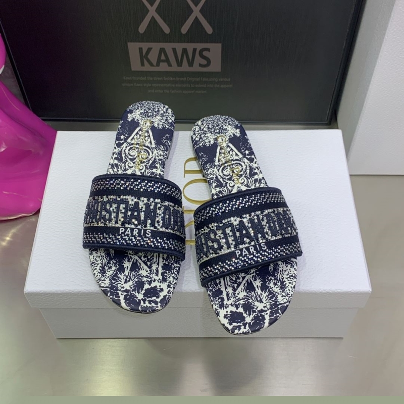 ch**an D*or slippers